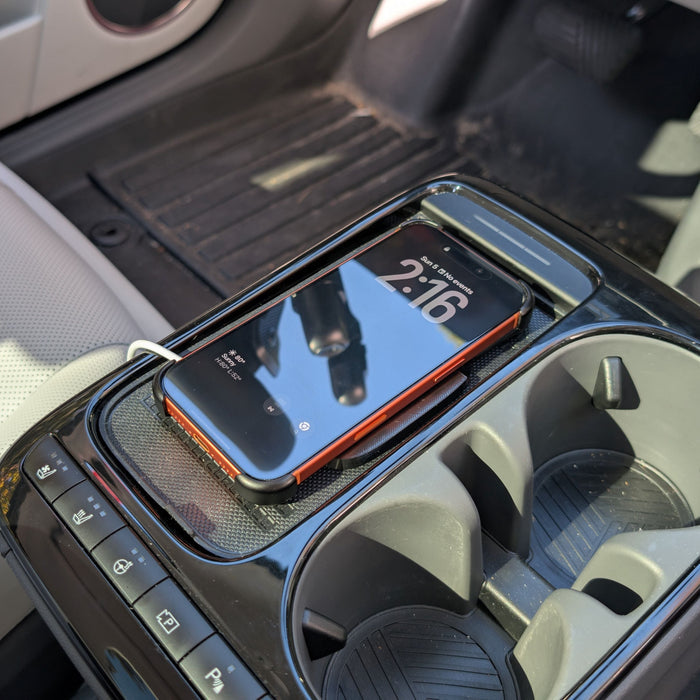 2025-2027 Ioniq 5 Wireless Charging Pad - iPhone/Pixel 10