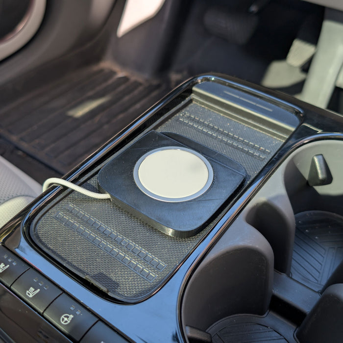 2025-2027 Ioniq 5 Wireless Charging Pad - iPhone/Pixel 10