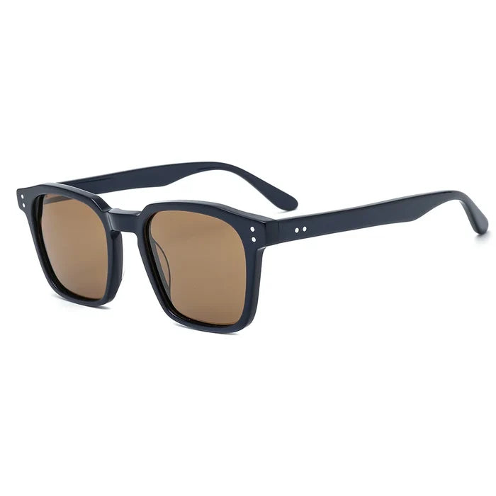 Black-brown lens