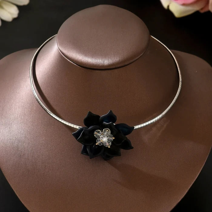 Elegant Alloy Flower Necklace for Special Occasions