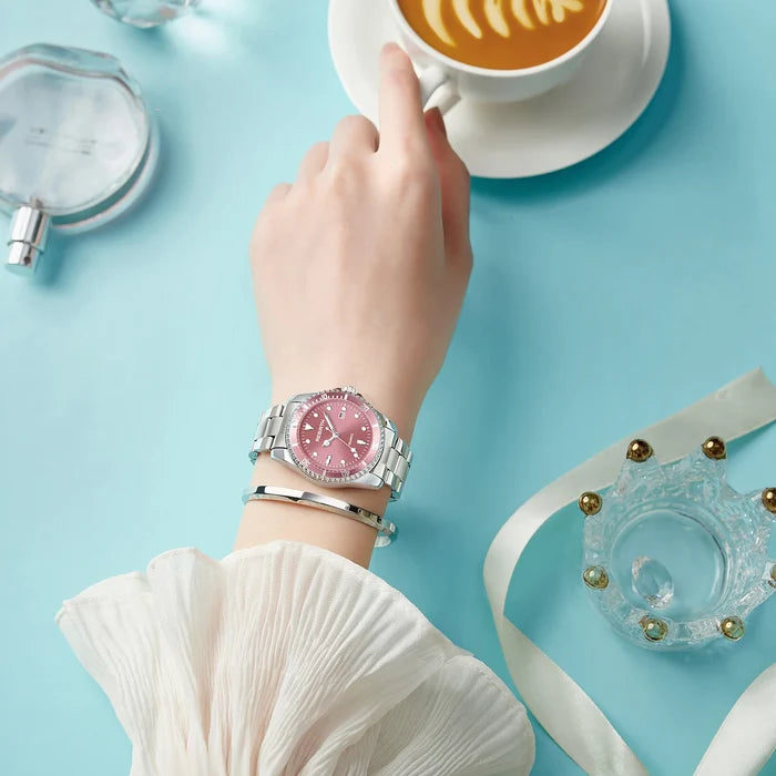 Elegant Alloy Mesh Strap Women's Quartz Watch
