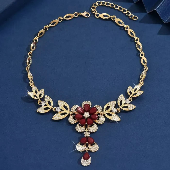 Elegant Gold Hollow Flower Necklace with Rhinestones