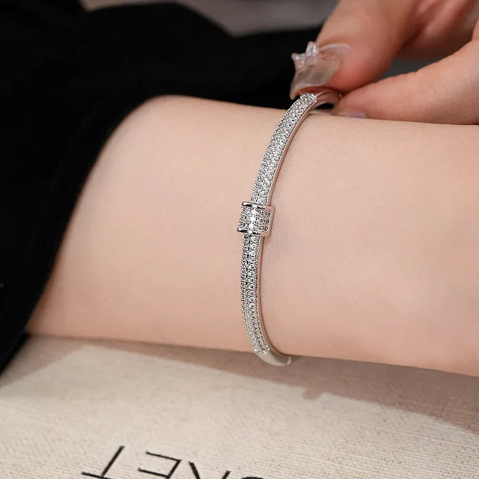Elegant Gold-Plated Copper Buckle Bangle for Women