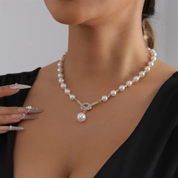 Elegant Imitation Pearl Necklace for Women