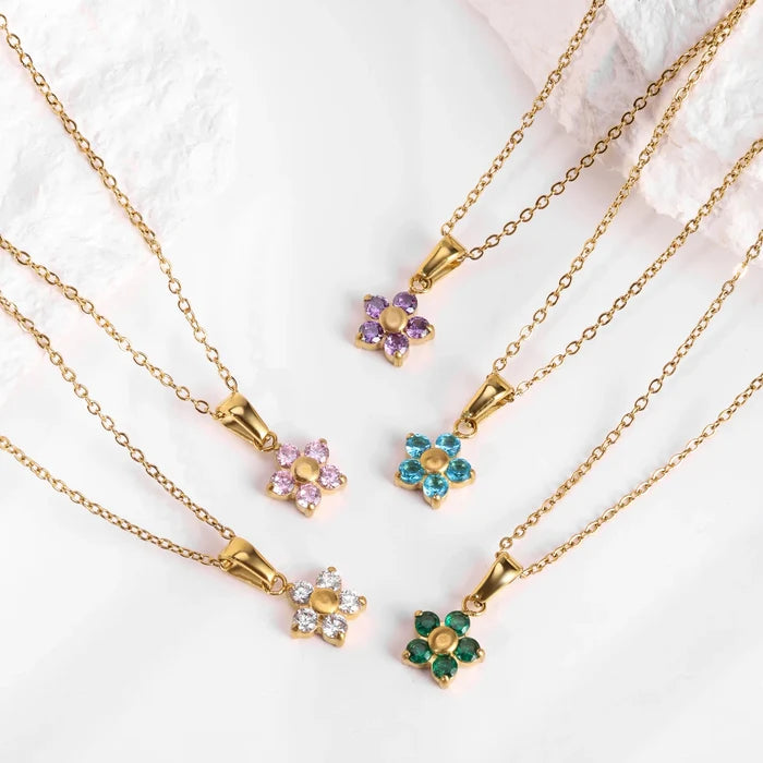 Elegant Zircon Flower Pendant Necklace