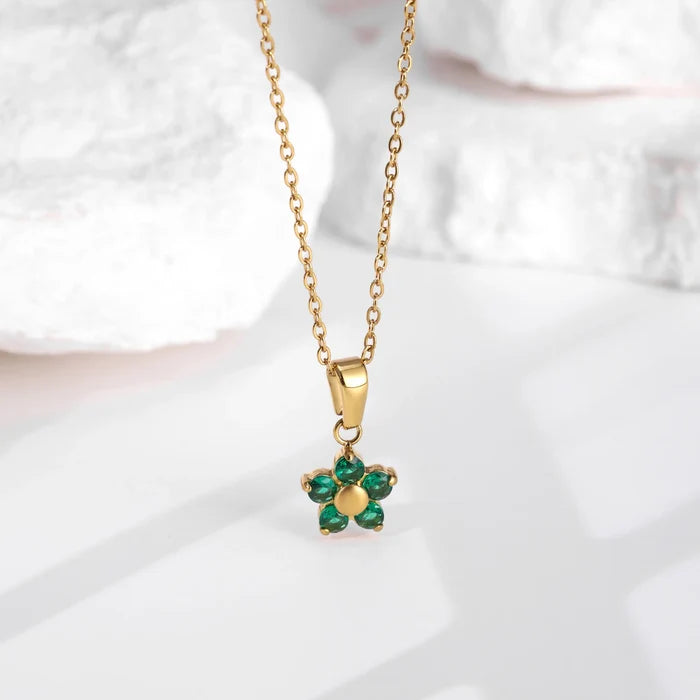 Elegant Zircon Flower Pendant Necklace