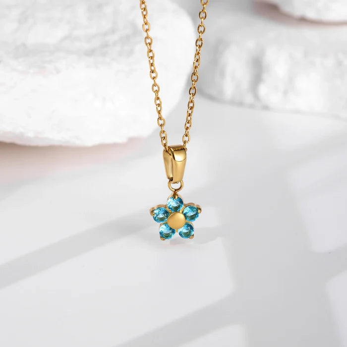 Elegant Zircon Flower Pendant Necklace