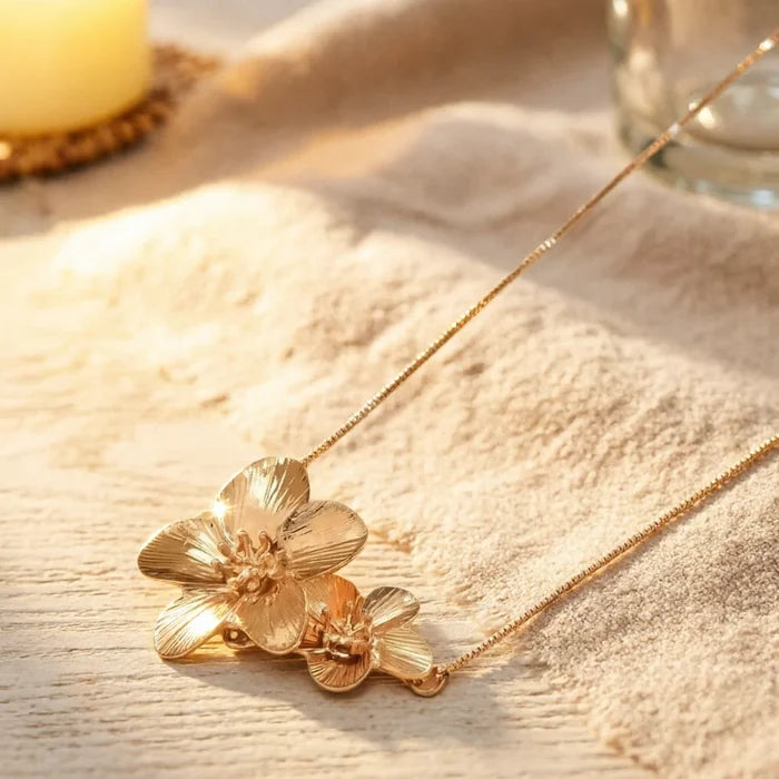 Exquisite Large Flower Pendant Necklace