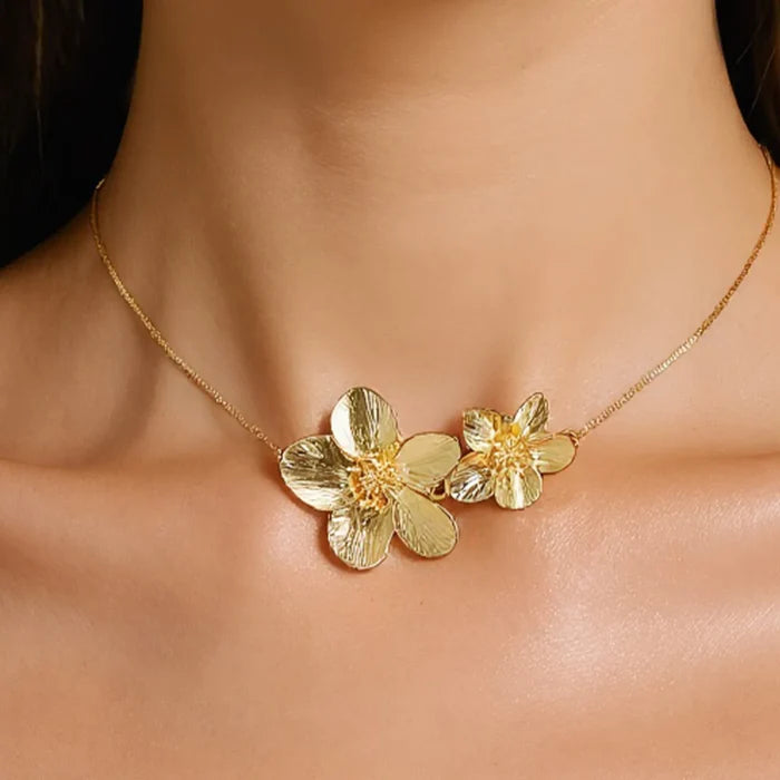 Exquisite Large Flower Pendant Necklace
