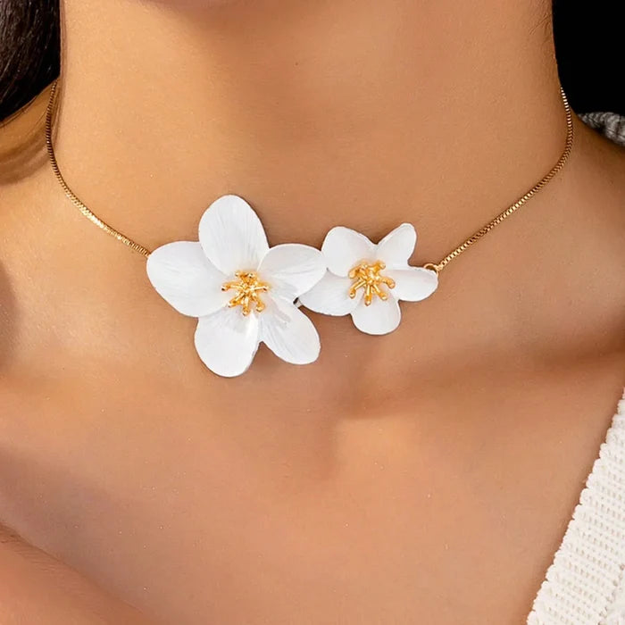 Exquisite Large Flower Pendant Necklace