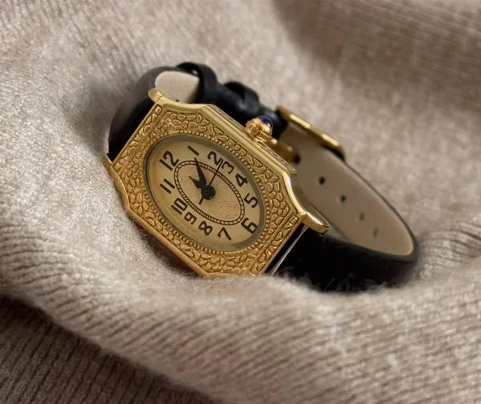 IEKE Vintage Engraved Quartz Ladies Watch