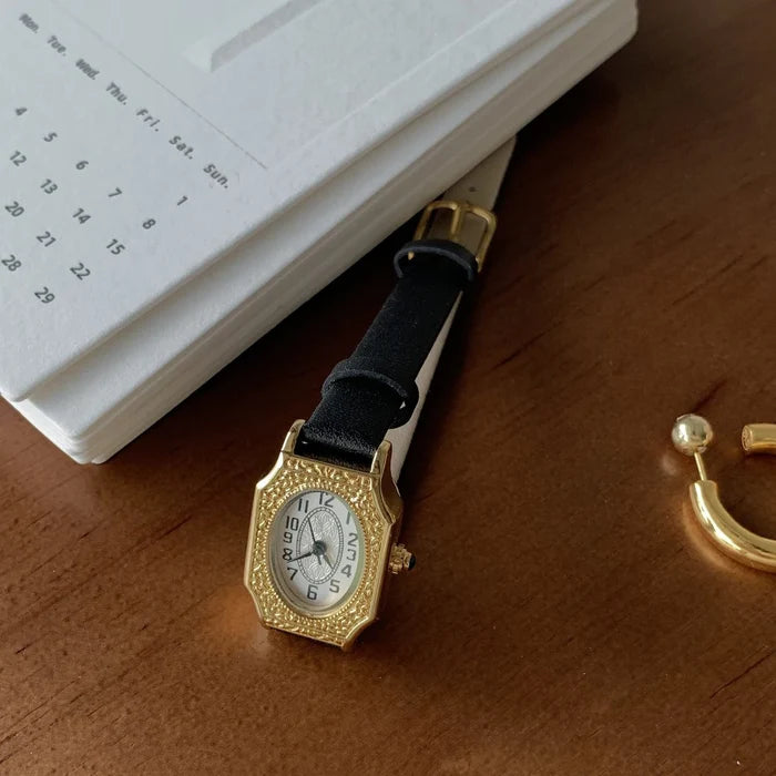 IEKE Vintage Engraved Quartz Ladies Watch
