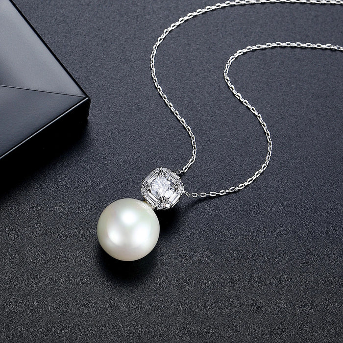 Luoteemi Luxury Pearl & Zirconia Necklace