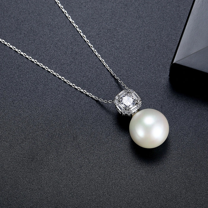 Luoteemi Luxury Pearl & Zirconia Necklace