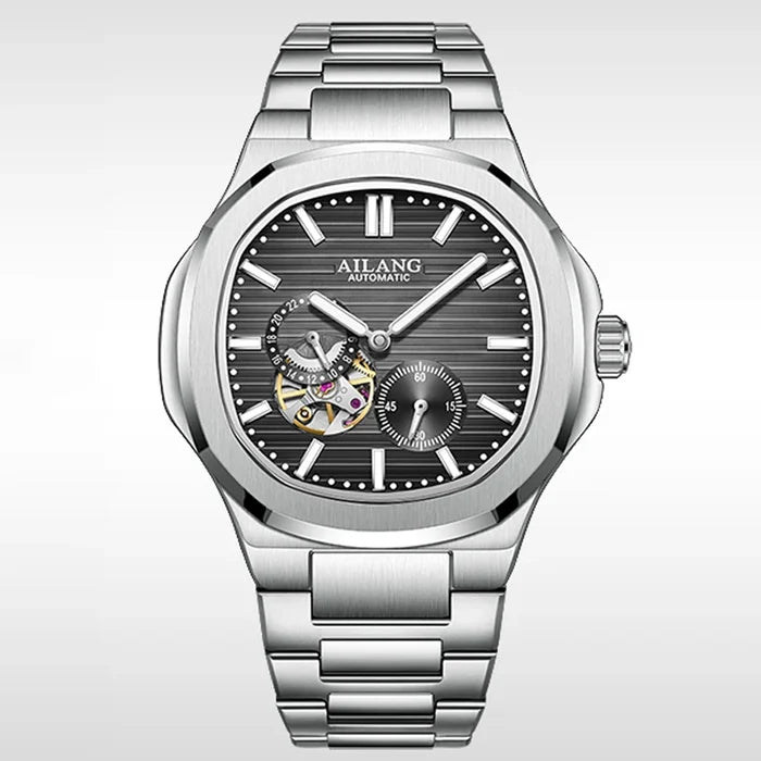 Round / Black dial