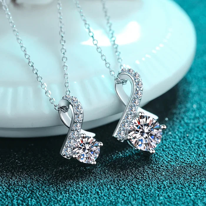 Minimalist Silver Moissanite Pendant Necklace