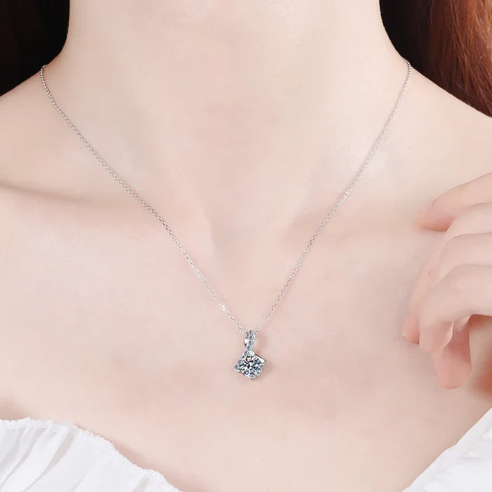 Minimalist Silver Moissanite Pendant Necklace