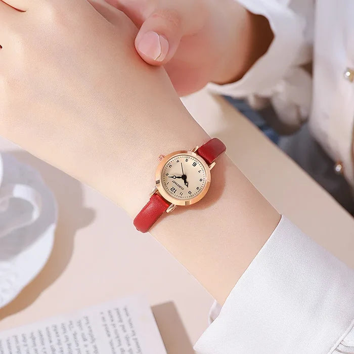 Retro Leather Strap Ladies Quartz Watch