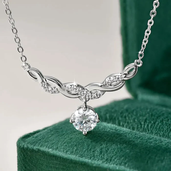 Romantic Luxury Moissanite Necklace for Women
