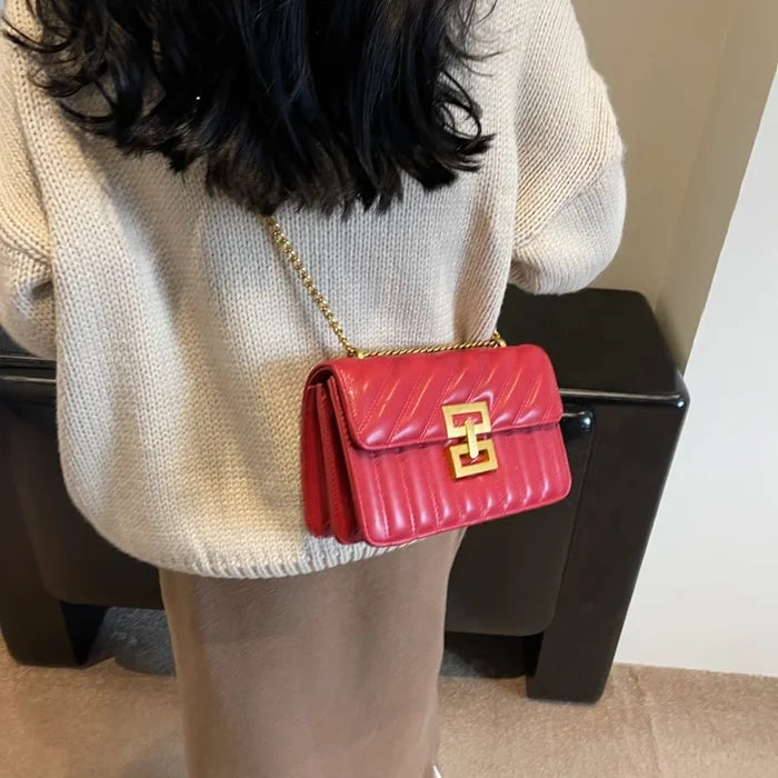 Trendy Designer PU Leather Chain Purse