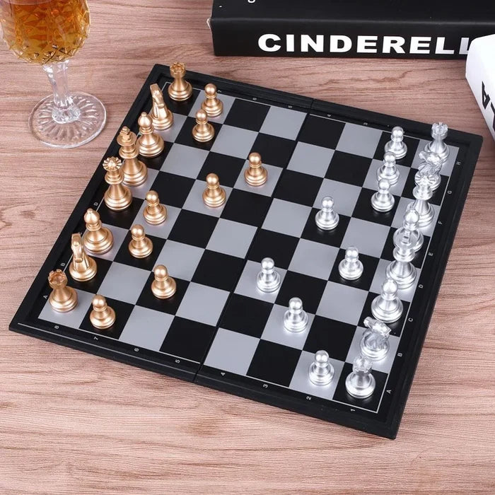 Waterproof 32 Gold Silver Chess Pieces Plastic Chess Board Magnetic